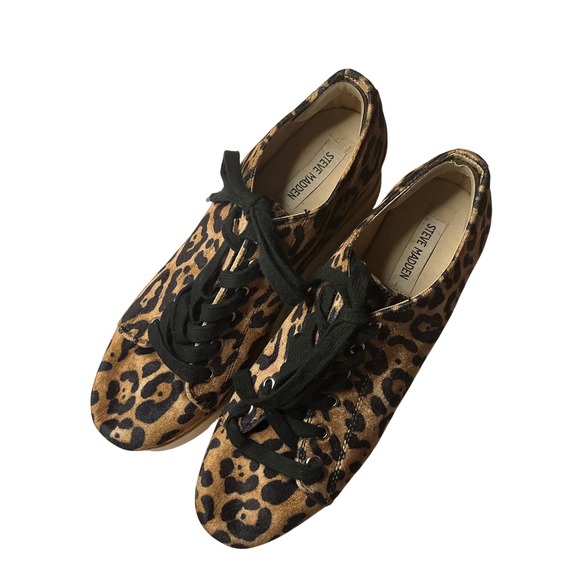 Steve Madden Shoes - Steve Madden Korrie Leopard Print‎ Velvet Platform Sneakers Women's Size 10B